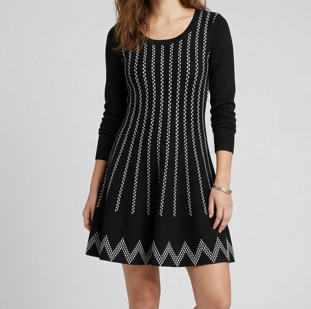Candie's M Sweater Dress Long Sleeve Acrylic Black White Stripe Chevron